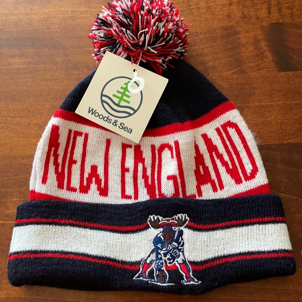 NWT New England Patriots throwback pom hat, adult